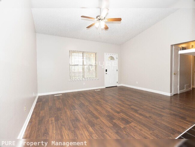 Foto del edificio - Price Drop Alert!   Rental Specials Available! Neal Avenue Home!  Available Now