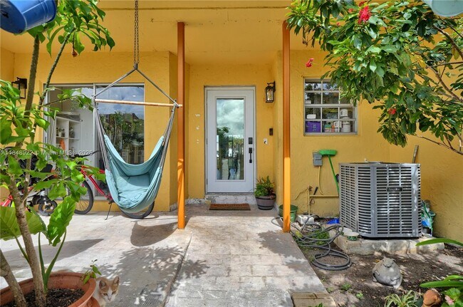 Foto del edificio - 8330 SW 154th Ave