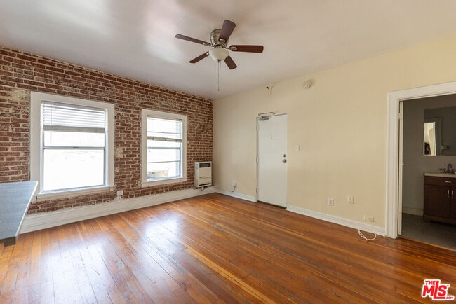 Building Photo - 661 Shatto Pl
