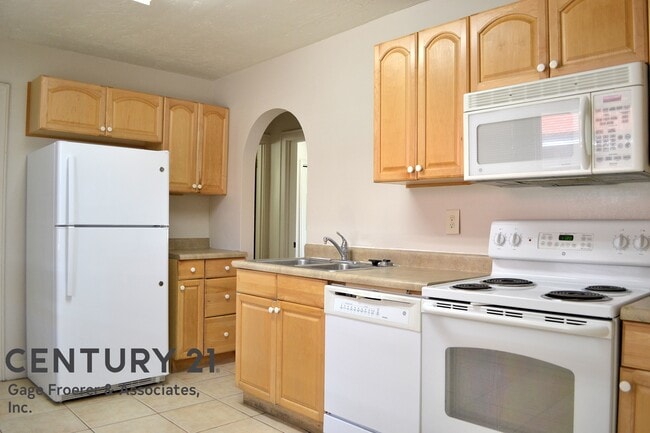 Building Photo - 212 Patterson St