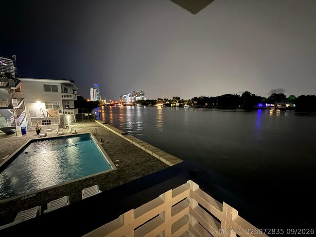 Foto del edificio - 6484 Indian Creek Dr