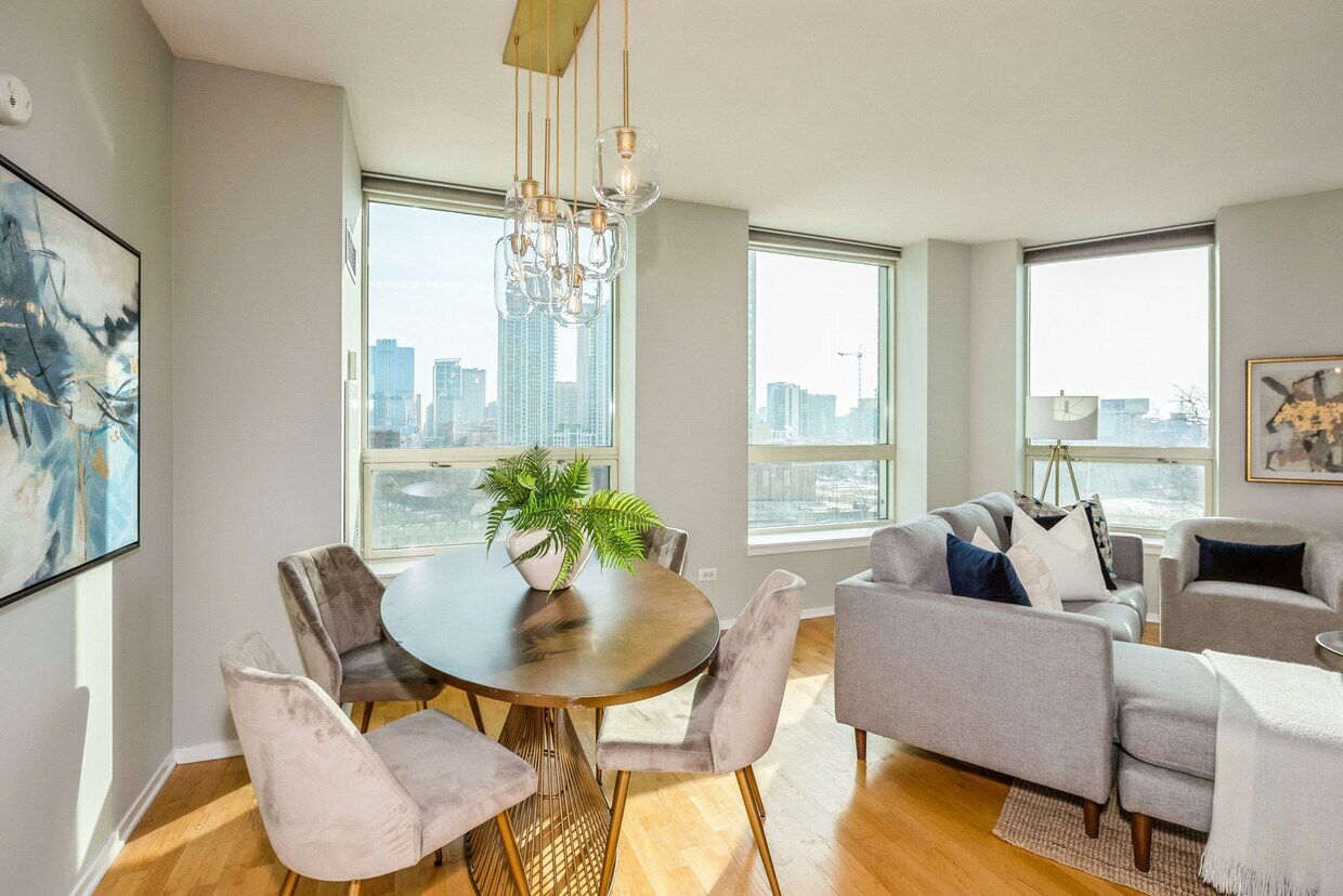Foto principal - 600 N Kingsbury St