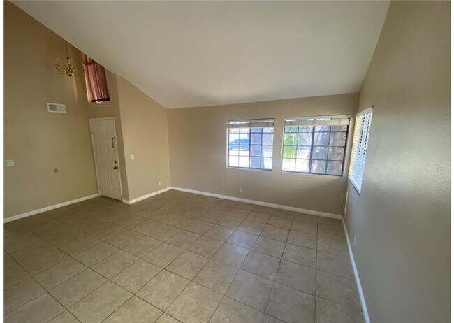 Building Photo - 1820 Paprika Way