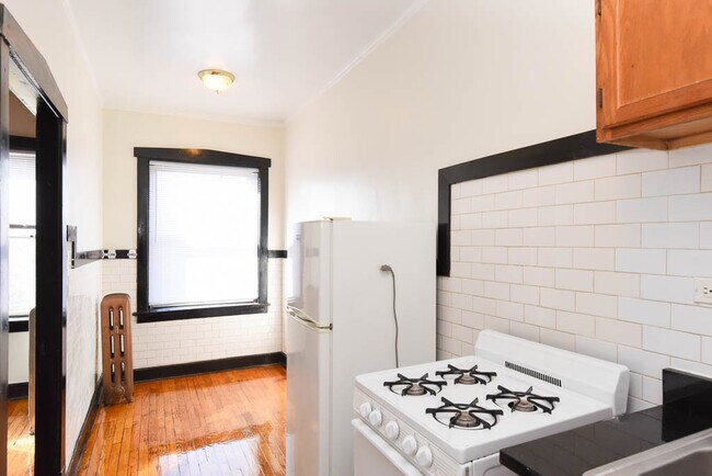 Building Photo - 4354 N Elston Ave