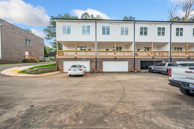 Building Photo - 3820 Lands End Ct