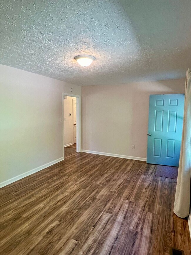 Foto del edificio - 3 Bedroom home for rent in Hendersonville!