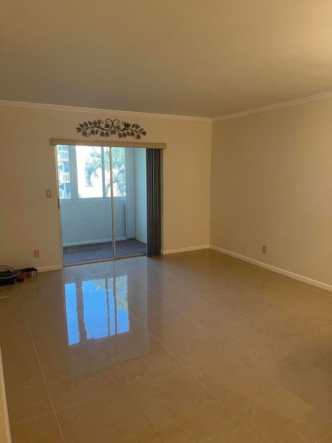 Foto del edificio - 2615 Garden Dr N