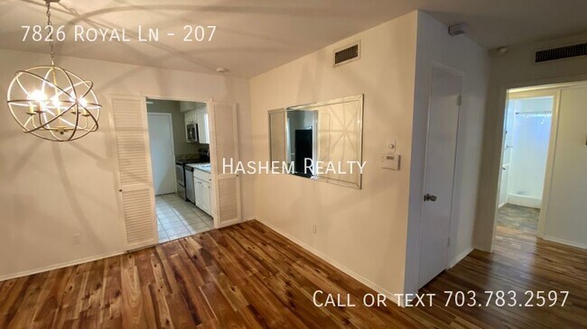 Foto del edificio - This Beautiful 2nd story condominium, exqu...