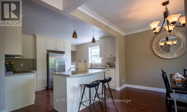 Building Photo - 631 Trudale Ct