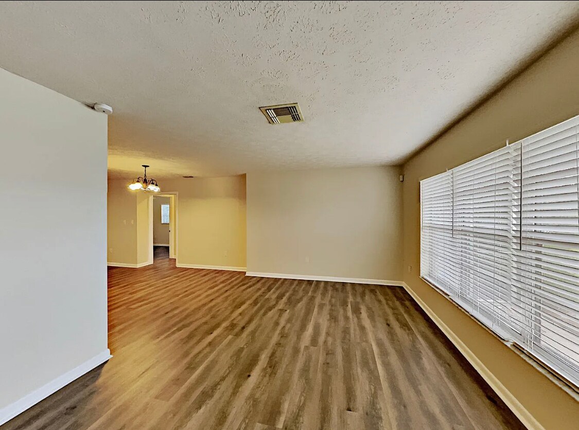 Primary Photo - 45 Center St