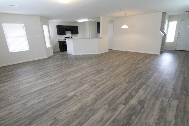 Foto del edificio - 5470 Quail Cove Ln