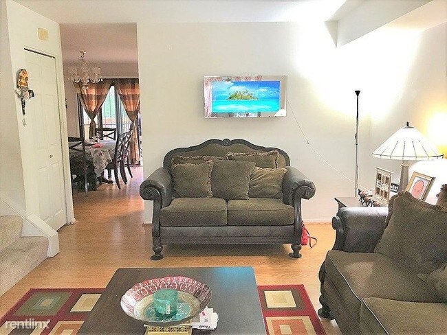 Foto del edificio - 742 Wilton Farm Dr