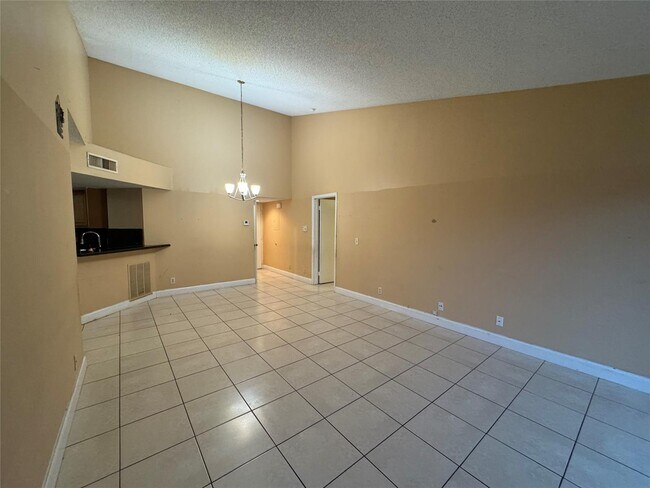 Foto del edificio - 9001 Wiles Rd