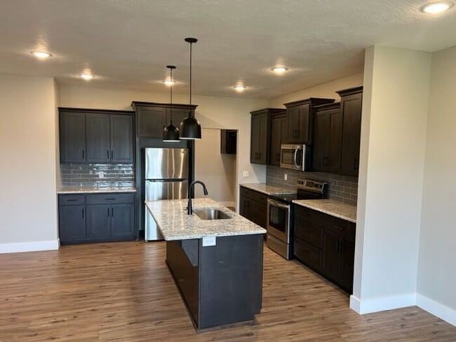 Building Photo - Your Dream Home Awaits in Olde World Estat...