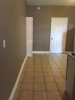 Foto principal - 9323 S Paxton Ave