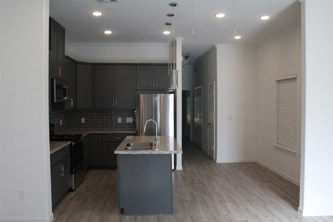 Building Photo - 3714 Easy St