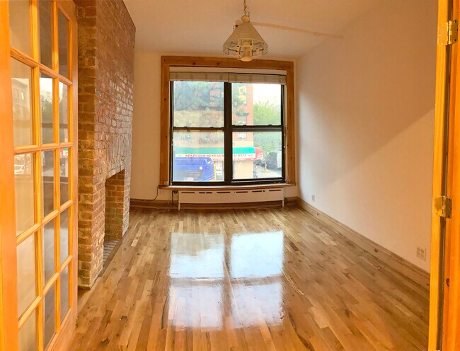 Foto del edificio - 1115 Manhattan Ave