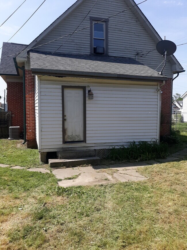 Building Photo - **Rent to Own** 1880 Red Brick home, Full ...