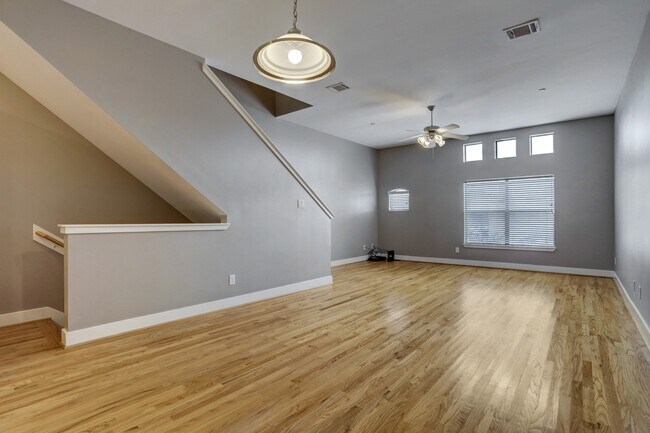 Building Photo - 7650 Springhill St