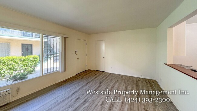 Foto del edificio - 145 N La Peer Dr