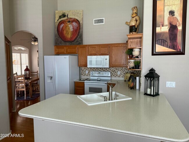 Foto del edificio - 9733 E Holiday Way