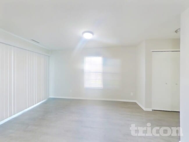 Building Photo - 2934 Ludwig Dr