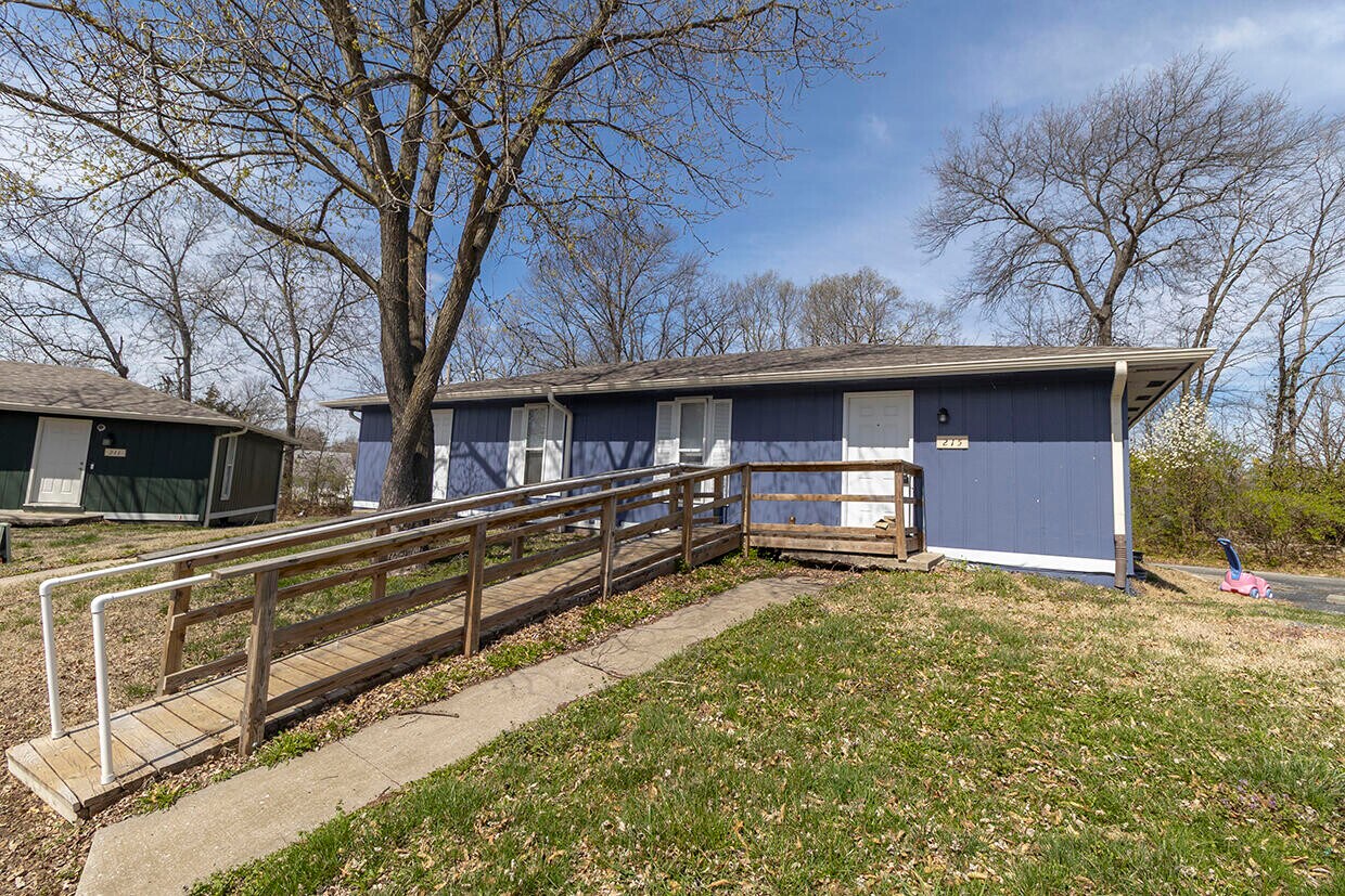 Foto principal - 215 Wheaton Ct