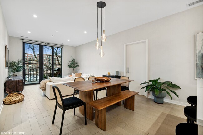 Foto del edificio - 1400 W Monroe St