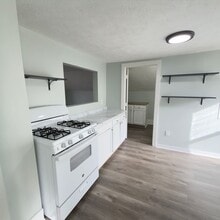 Building Photo - 439 More St NE