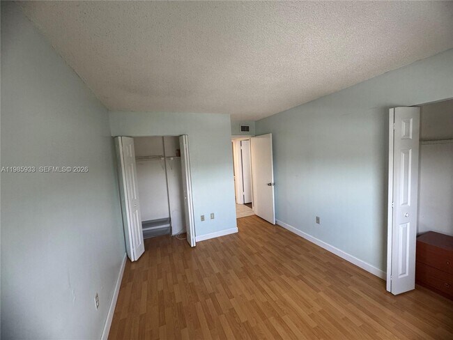 Foto del edificio - 8075 NW 7th St