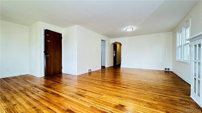 Foto del edificio - 1553 Whitney Ave