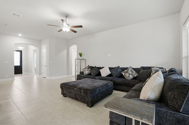 Foto del edificio - 24710 Faraday