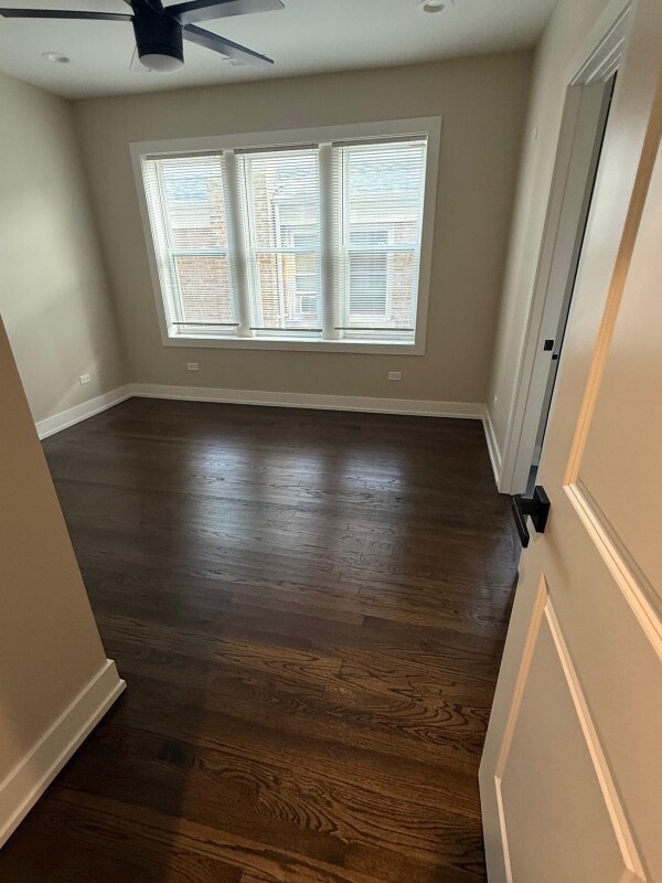 Foto del edificio - 6147 N Claremont Ave