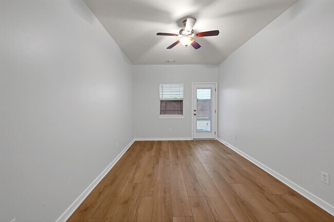 Foto del edificio - 5416 Kiam St
