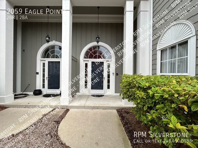 Building Photo - Spacious 2-bedroom