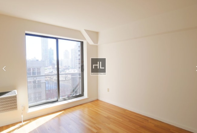 Building Photo - 89th Street and 3rd avenue! NO FEE!