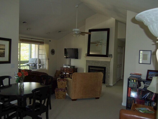 Foto del edificio - 2401 Windward Blvd