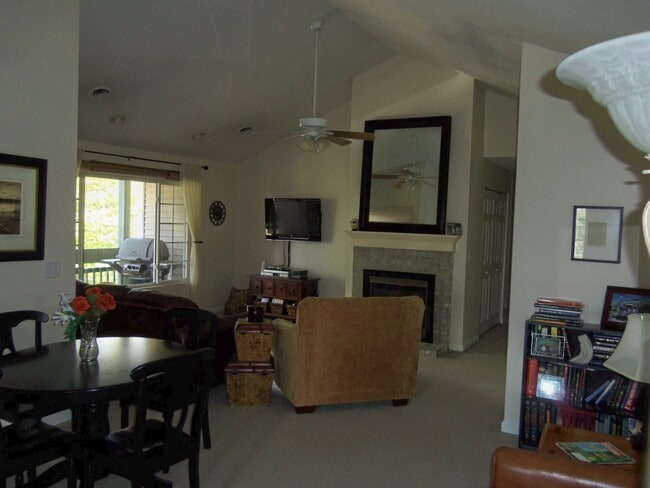 Building Photo - 2401 Windward Blvd