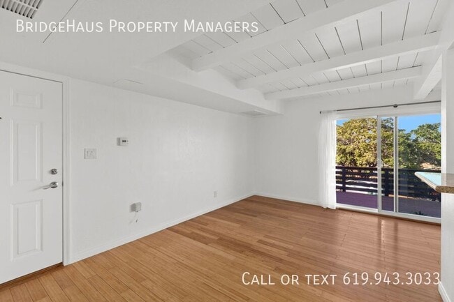 Building Photo - 4263 Mentone St