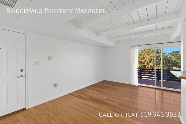 Foto del edificio - 4263 Mentone St