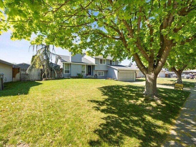 Foto del edificio - 8307 W Grand Ronde Pl