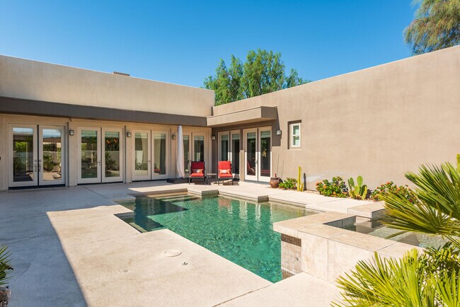 Building Photo - 1615 Savvy Ct
