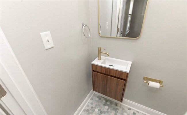 Medio baño - 1302 Mount Erin Dr