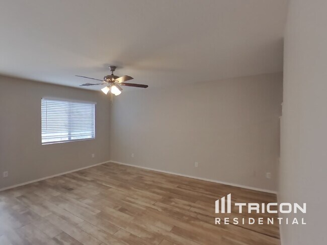Foto del edificio - 43792 W Magnolia Rd