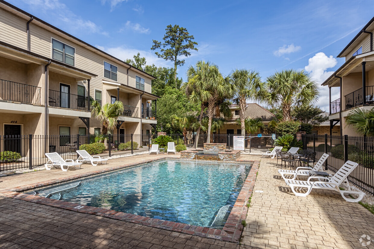 Prive Apartments 820 Lafitte St Mandeville, LA Apartments for Rent