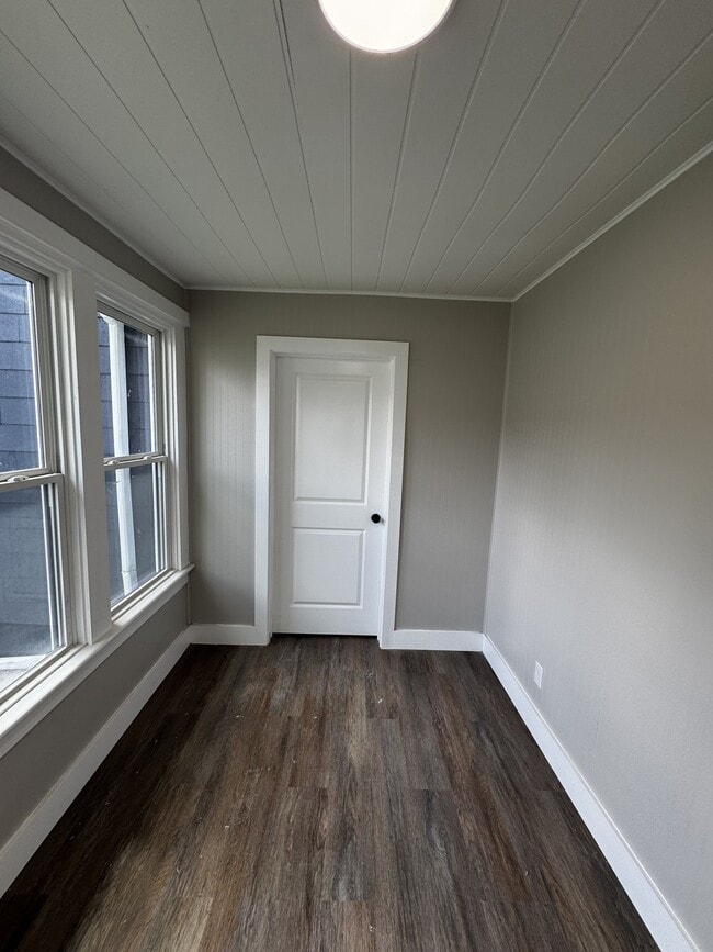 Foto del edificio - 409 N Elm St