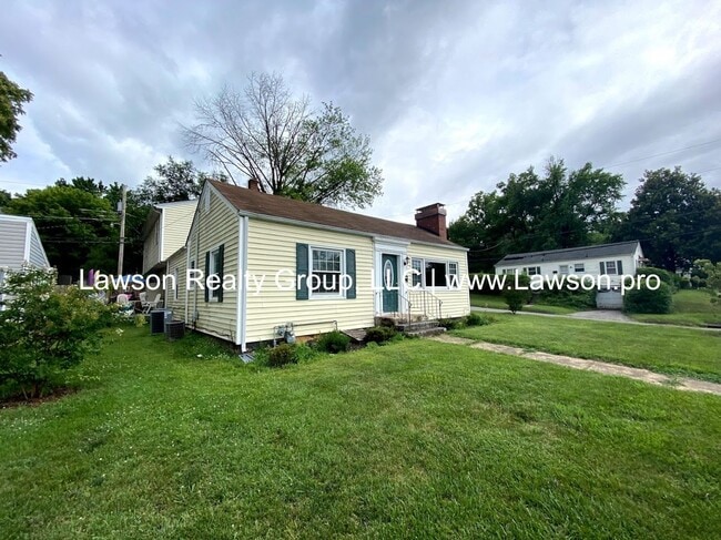 Building Photo - Charming South Roanoke Two Bedroom-One Lev...
