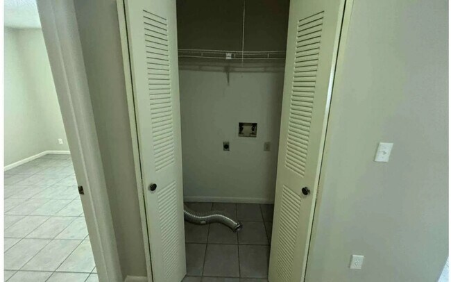 Foto del edificio - 3875 NW Huntsboro St