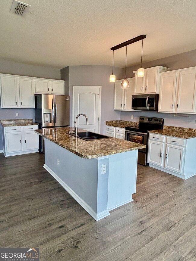 Building Photo - 215 Brooklet Cir