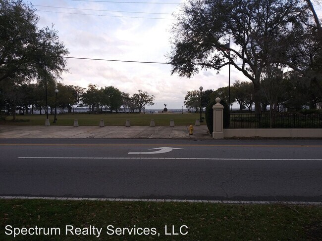 Foto del edificio - 3 br, 1 bath House - 1617 Riverside Avenue